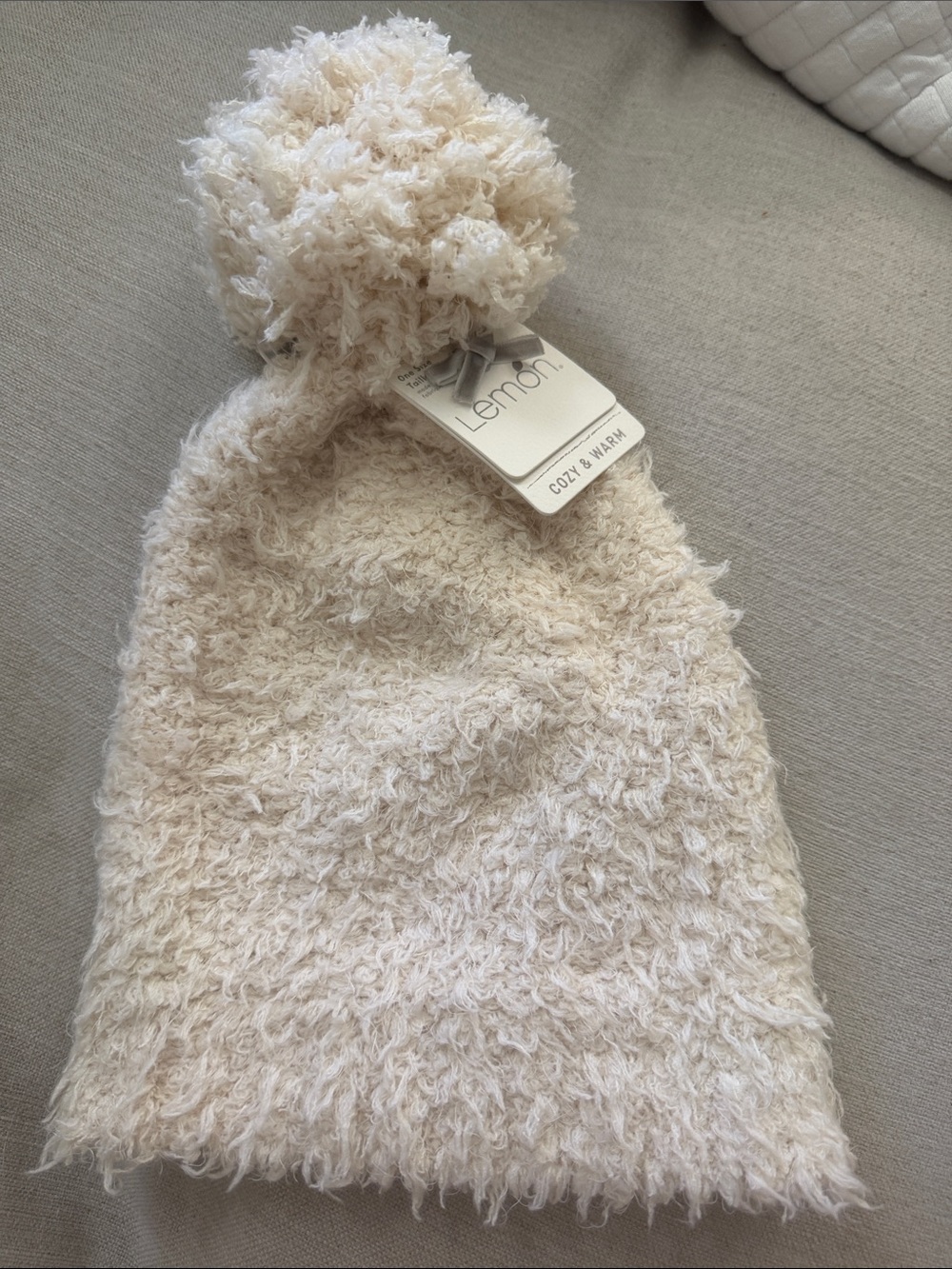 Lemon Plush Pom-Pom Beanie in Cream